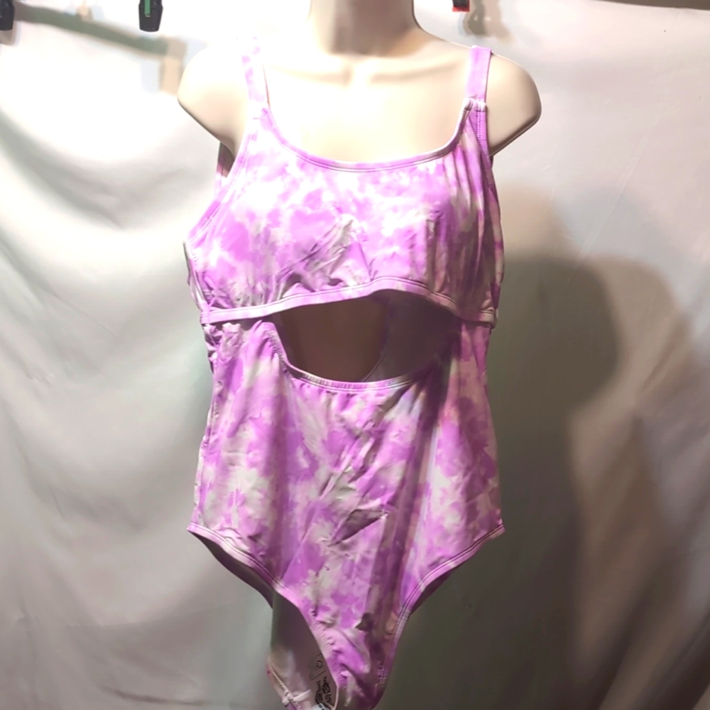 One piece plus size pink swimsuit from California Waves size 16/18 NWT